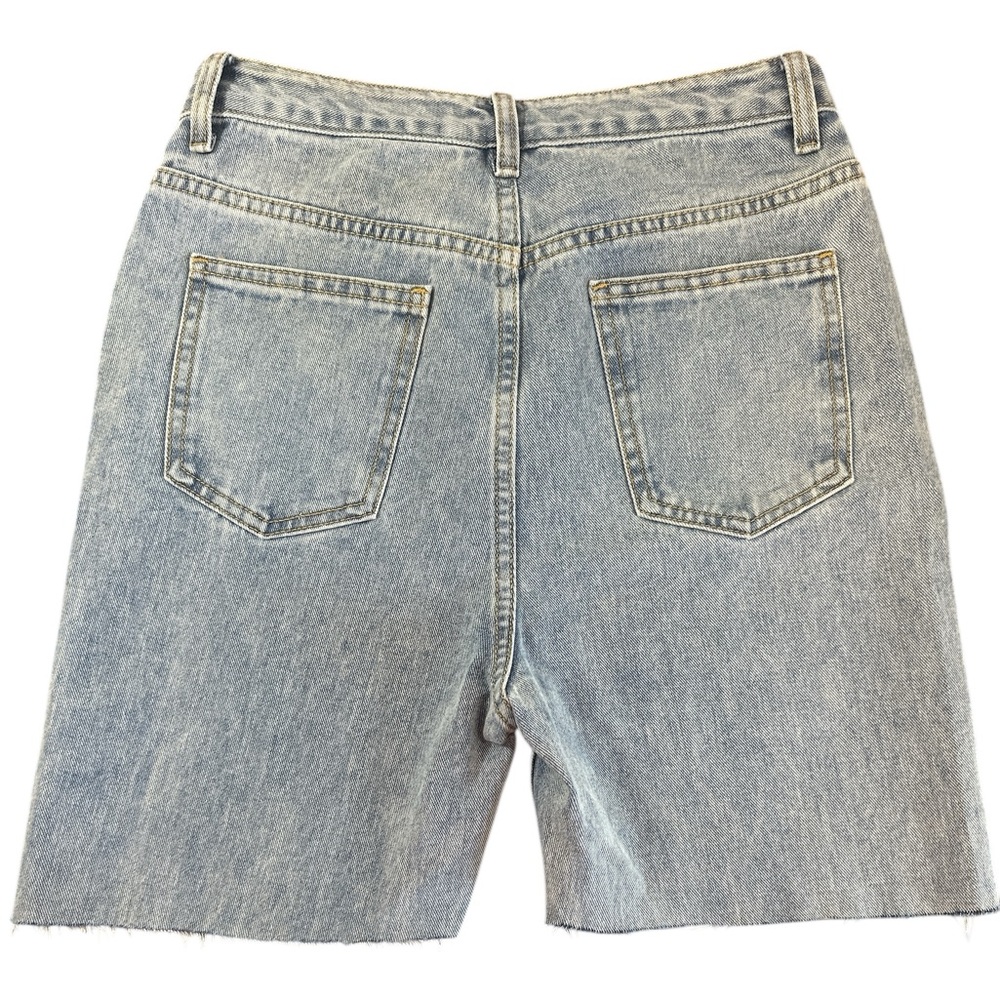 NWT PRETTY LITTLE THING Light Wash Denim Jean Shorts Asymmetric Waistband Size 6 - Picture 3 of 5
